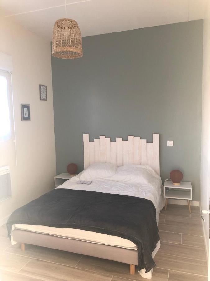 Gite Independant 1 Chambre Prignac-et-Marcamps Exterior photo